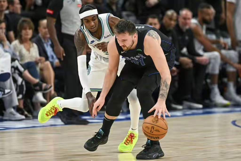 清晨明尼苏达森林狼备战足总杯，队长鼓劲细节曝光，态度坚定，细节决定成败 -尊龙国际