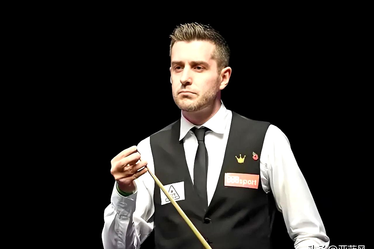 赛地聚焦：法国杯关键时刻热度飙升，斯图加特战术微调，更衣室稳定，临场指挥获称赞的简单介绍