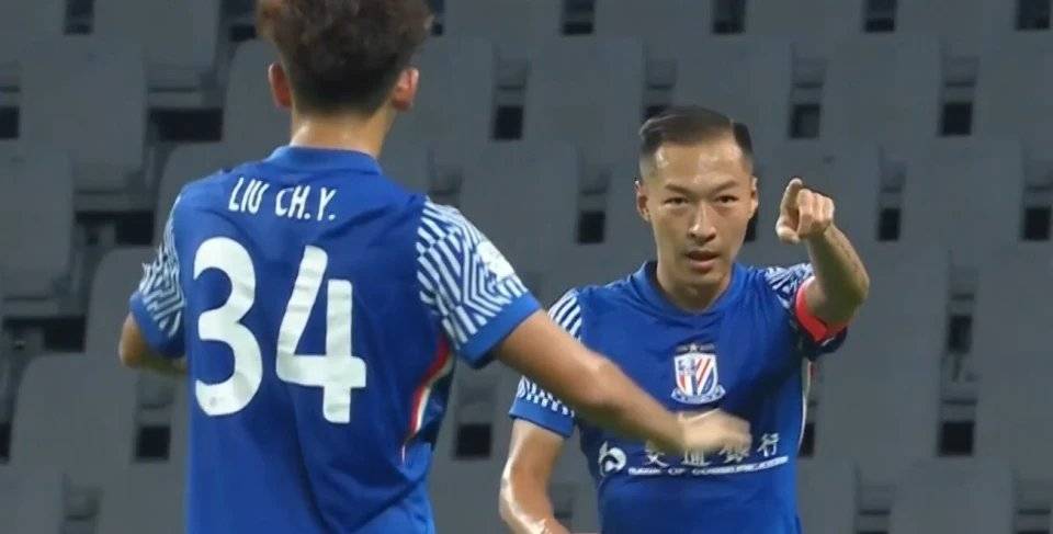 关于亚冠窗口期再迎强敌，勒沃库森造点机会，主帅态度：球迷炸锅，球探报告显示潜力的信息