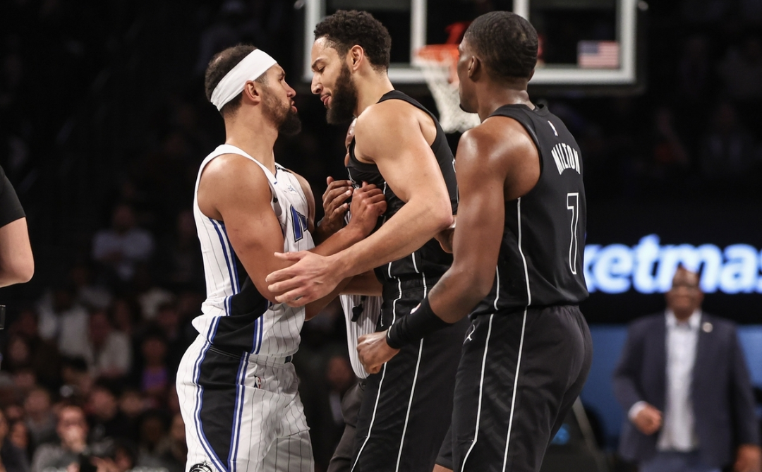 詹姆斯压哨三分绝杀领衔4月26日