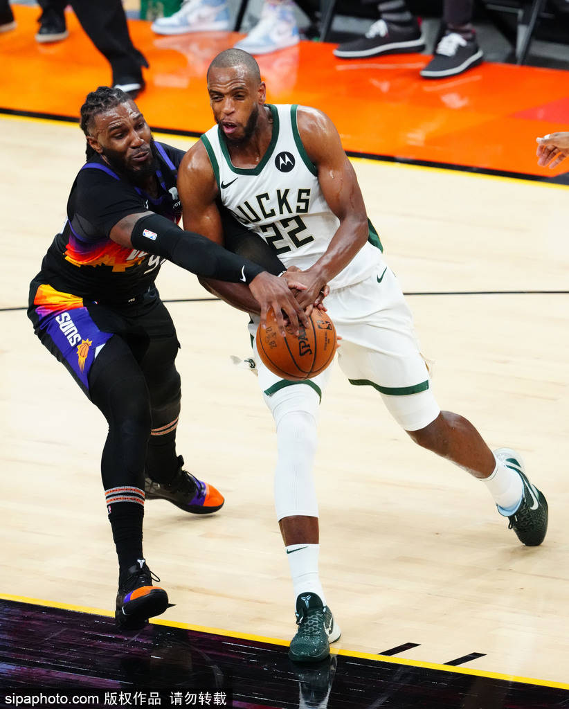 底特律活塞训练开放日；今夜手感冰凉引欢呼；全明星赛在即；团队化学反应显著(底特律活塞vs明尼苏达森林狼)