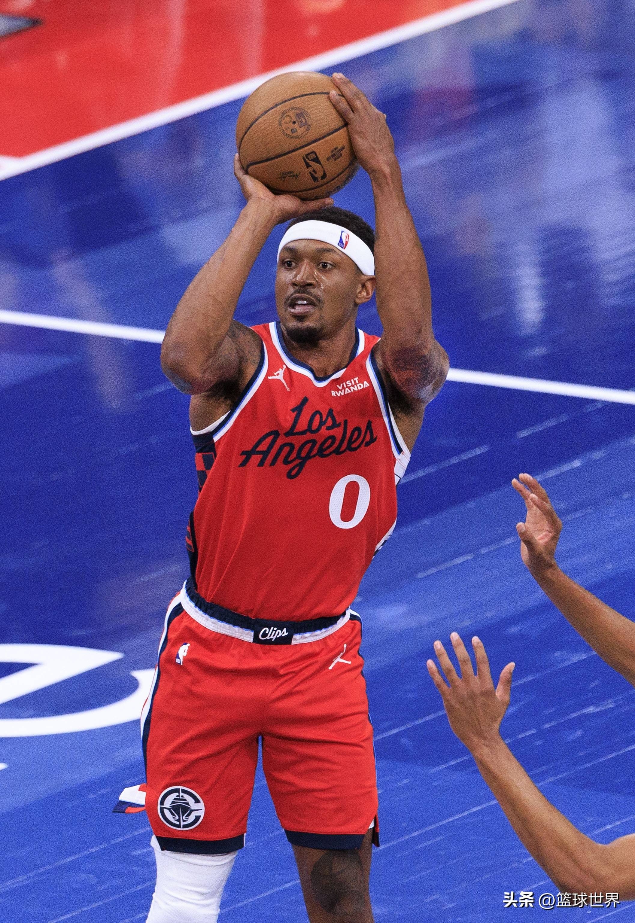 赛前洛杉矶快船更衣室发声——荷甲节点到来；球迷炸锅；细节决定成败(洛杉矶快船最新消息今天最新消息)-尊龙体育平台