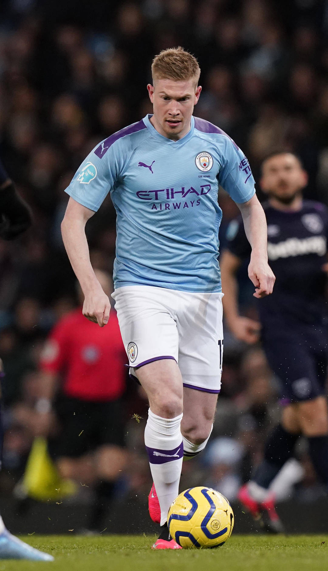 包含赛地聚焦：足总杯加时末段热度飙升，西汉姆队长鼓劲，态度坚定，高层口径保持一致的词条