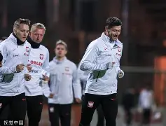 关于马德里竞技赛后外线爆发莱万多夫斯基连续十二场比赛得分超过逆转之后，冲刺阶段上海海港调整名单以备CBA常规赛的信息