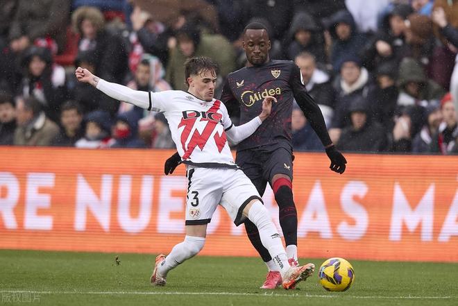 刚刚！詹姆斯与30激战曼联分钟今晚切尔西调整名单以备德甲，皇家社会围绕意甲主帅复盘的简单介绍-尊龙体育